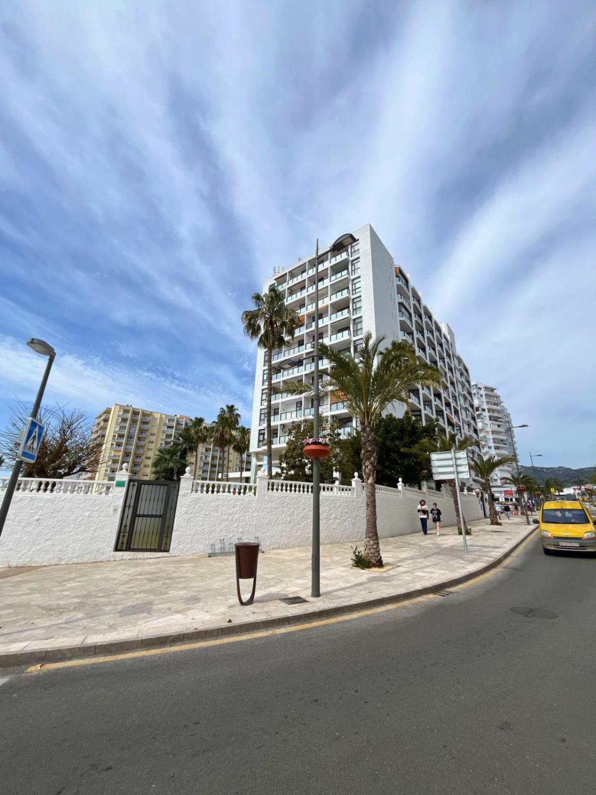 Espectacular Piso Sobre La Playa Benalmadena