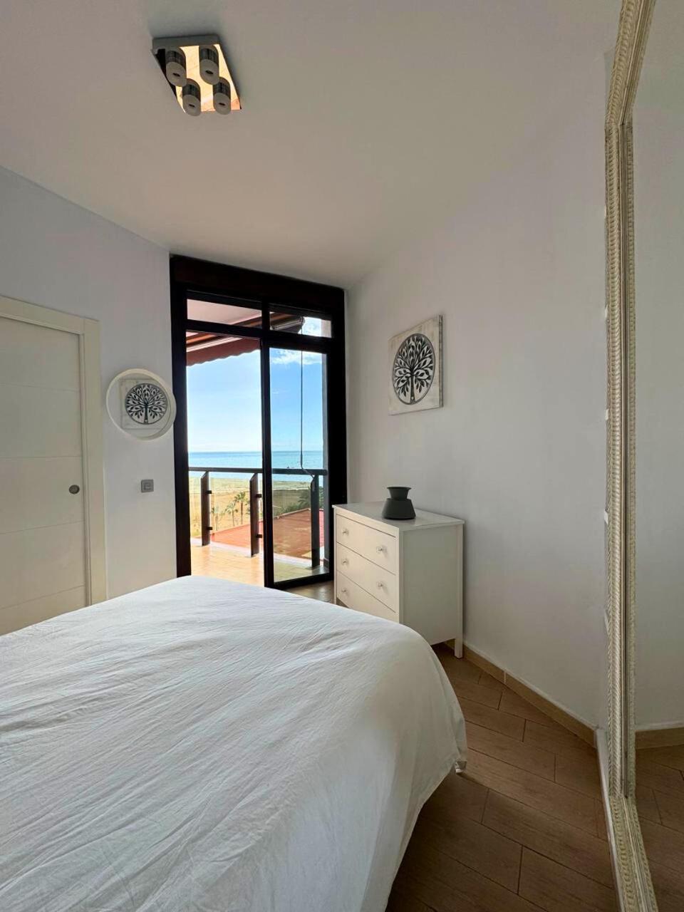 Espectacular Piso Sobre La Playa Apartment